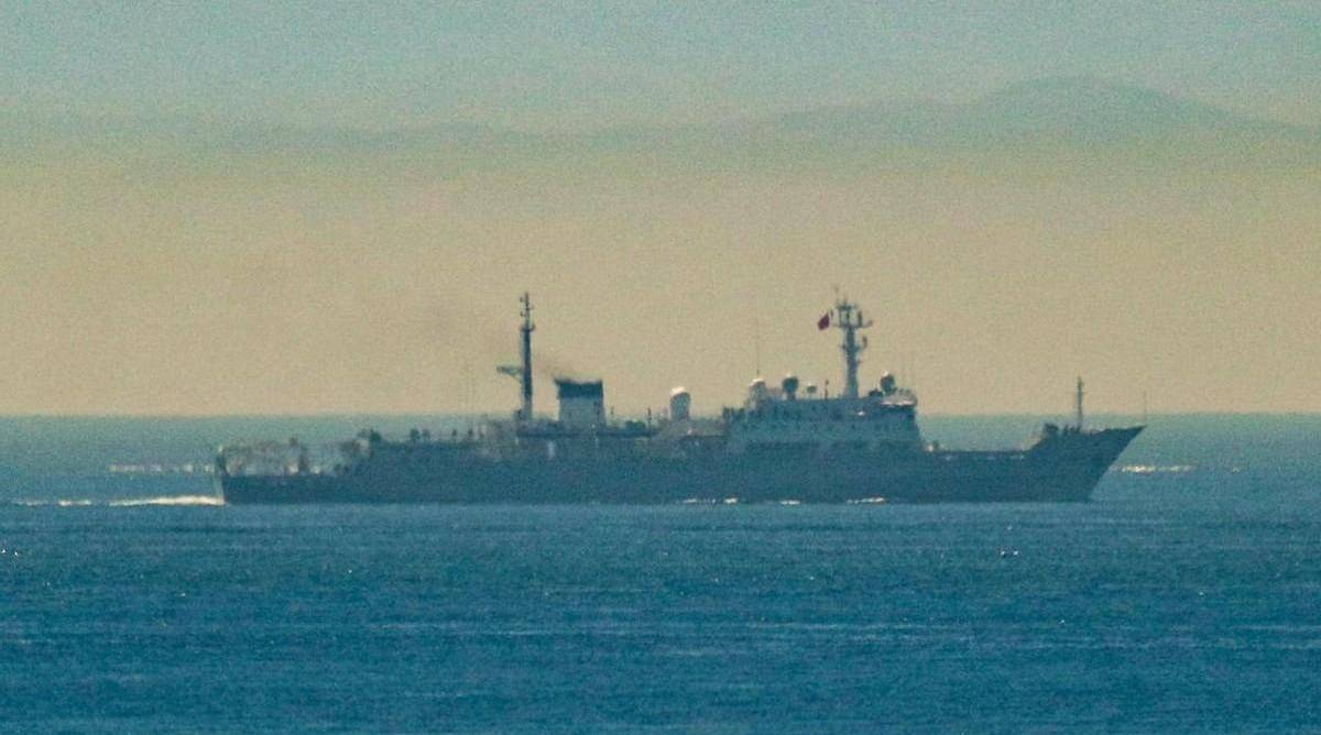 原来,这艘军舰叫做636a型测量船,是中国研发出来用于中远程海洋调查的
