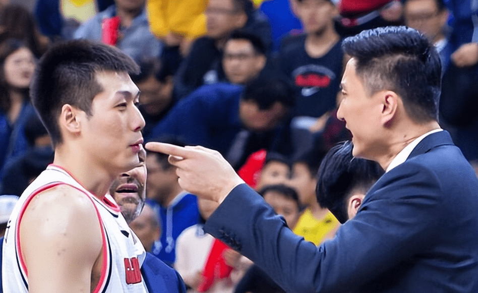 广东1去1留任骏飞再拿顶薪,周琦发福李梦出战,胡金秋沈梓捷伤退_赛场