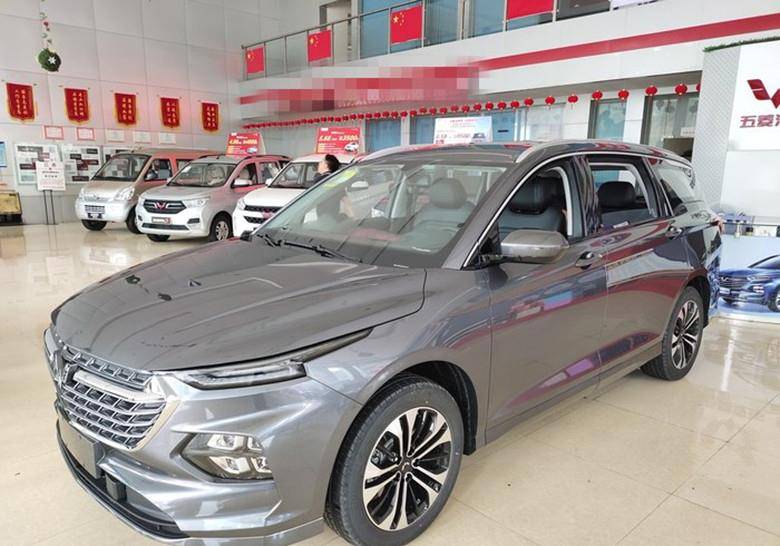"五菱王"正式到店,大气银标,还带魔术座椅,或8万起能火吗?