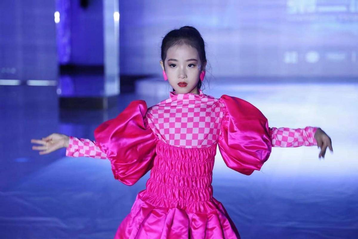 李佳怡 勇夺2023年第二届国际少儿时尚盛典人气冠军_邯郸_选手_直播