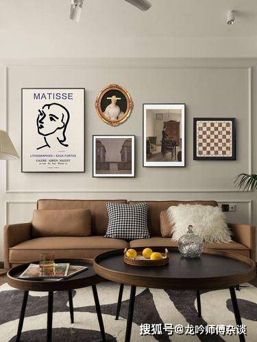 龙吟师傅:客厅墙面装饰艺术挂画时的几种选择_效果_墙壁_图案