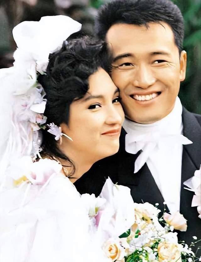 主演境遇大不同,有人与小49岁女友纠缠不清_黄日华_苗侨伟_翁美玲