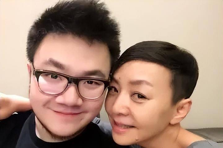 离婚26年不闻不问,英达低头求和被巴图打脸,宋丹丹:他咎由自取_我家