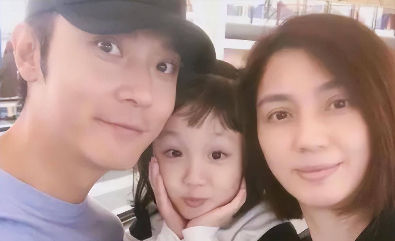 张丹峰前任女友大量曝光亲密照,洪欣宣布离婚,实际原因为何_毕滢_夫妻