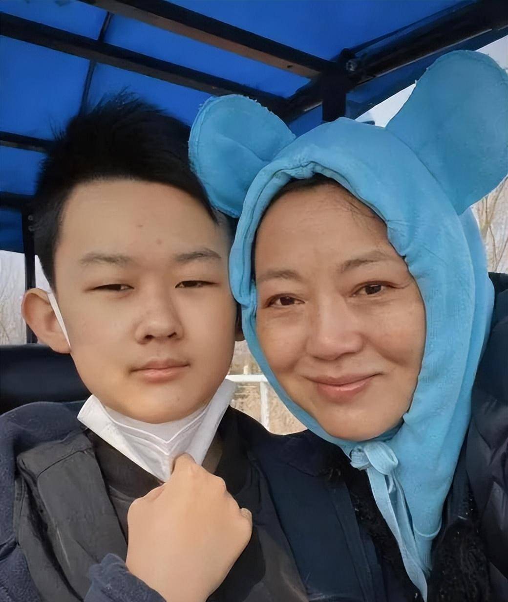 孩子的成长要陪伴,对于渐渐老去的父母亲,王茜华同样用心.