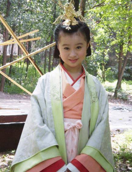 在2010年的时候,她出演了林心如主演的古装爱情电视剧《美人心计》,剧