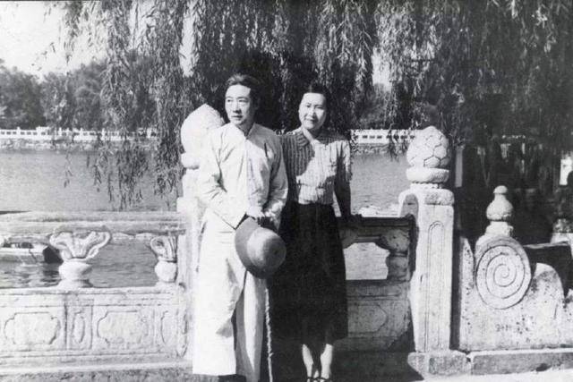 而不得让她更懂了何为珍惜眼前人,所以当她和许绍棣步入婚姻殿堂之后