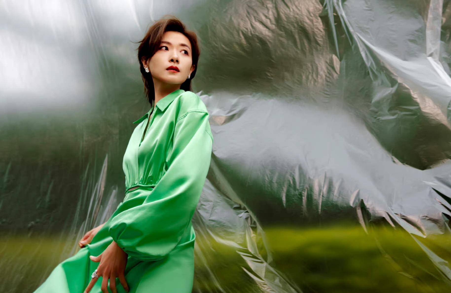 晚会:李宇春彰显我们人霸气 万茜撞衫王子文 任敏把珍珠贴脸上!