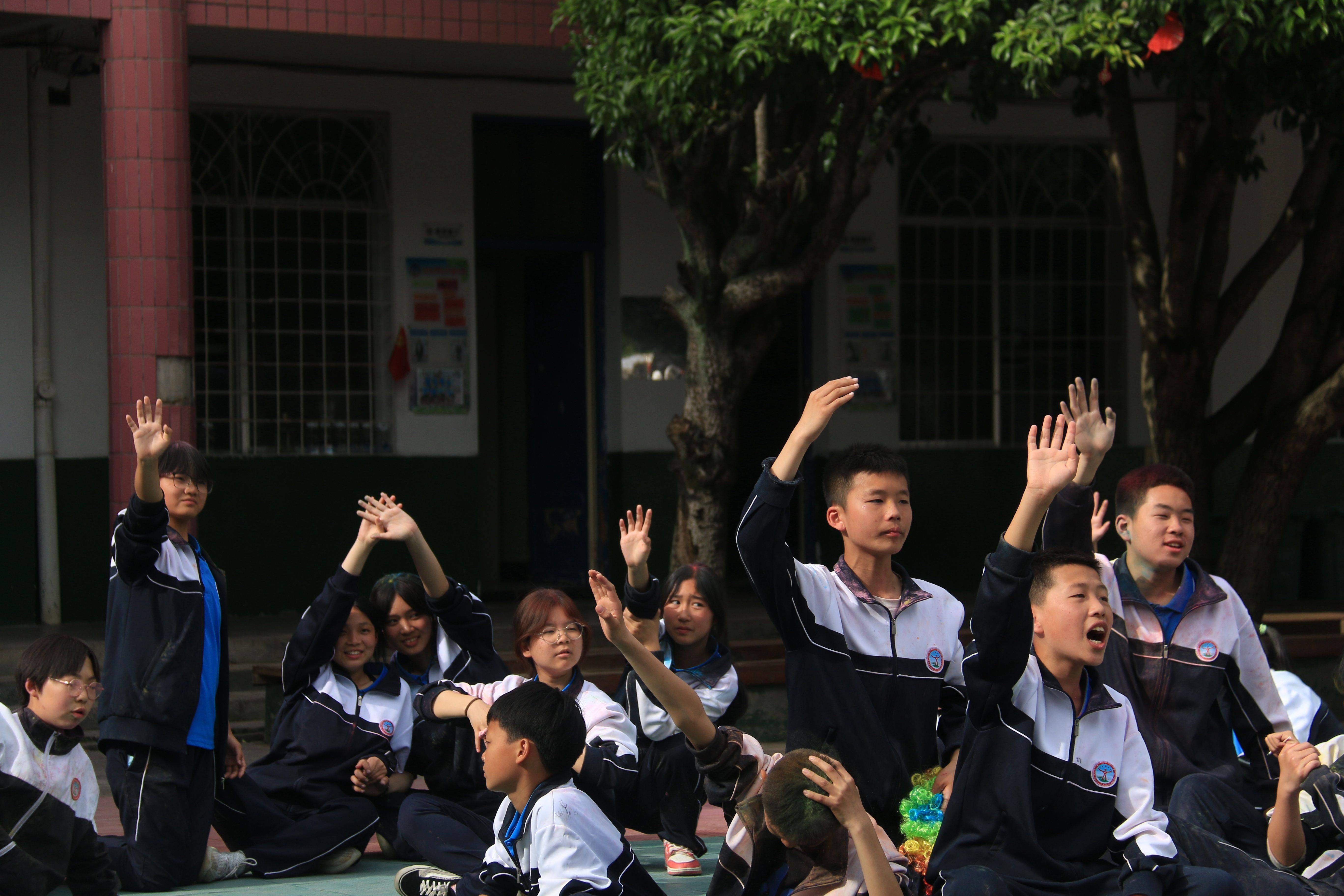 哪有全封闭学校啊（必须得去为孩子找学校）-图2