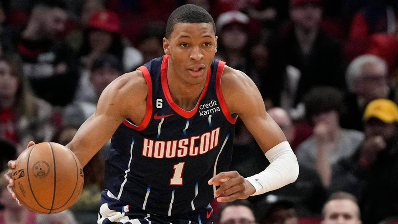 火箭探花"接手"戈登昔日球衣,赛季场均12 7未来可期_史密斯_巴里_小贾