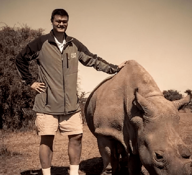 水里似浩克 奥尼尔都显娇小_身高_身材_韩德君