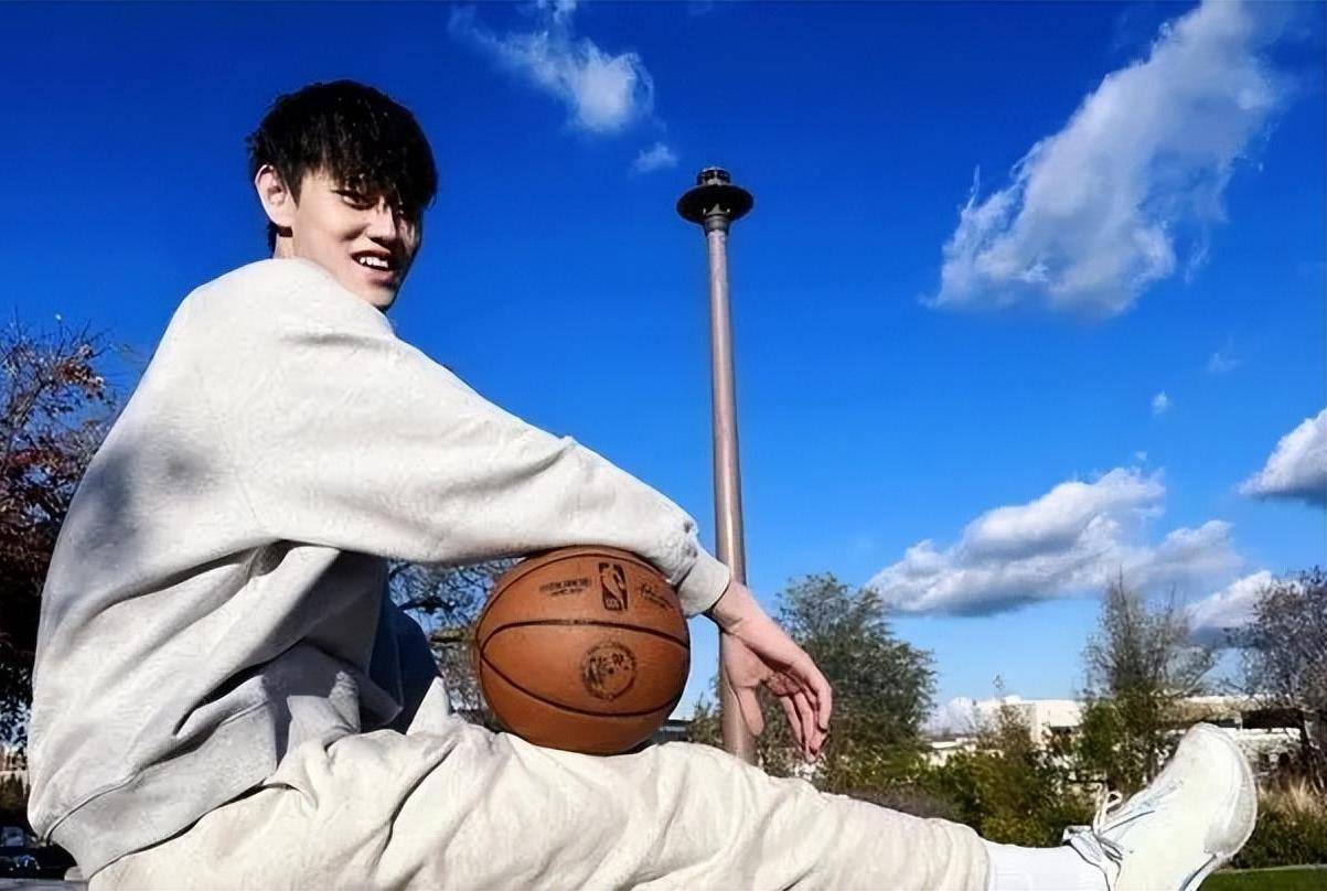 天才少年曾凡博:能够冲击nba的中国少年,中国篮球的希望_训练_美国