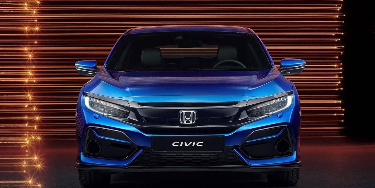 国产思域两厢版车型的前脸采用了很有性能感的设计,前脸的表现比三厢