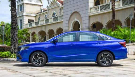 本田放出"小雅阁",轴距2730mm,百公里油耗4l,价格比飞度更划算_搜狐