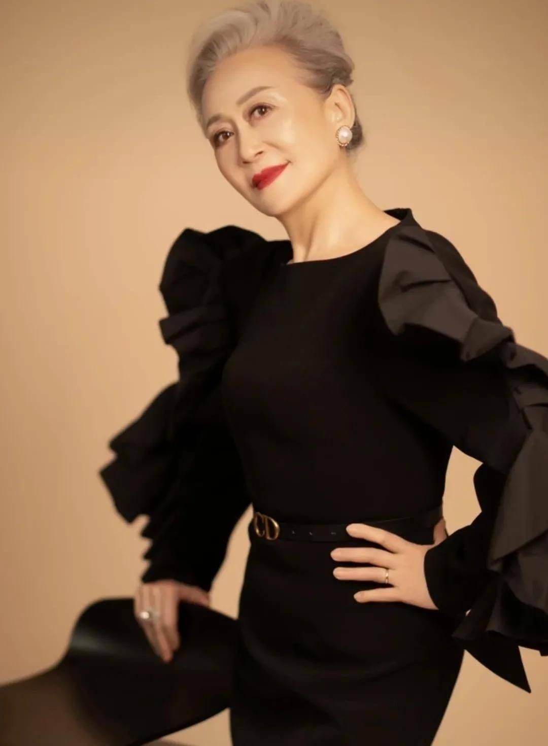 72岁总裁奶奶告诉你:有钱不一定精致,但精致一定要有钱和品位_刘明明