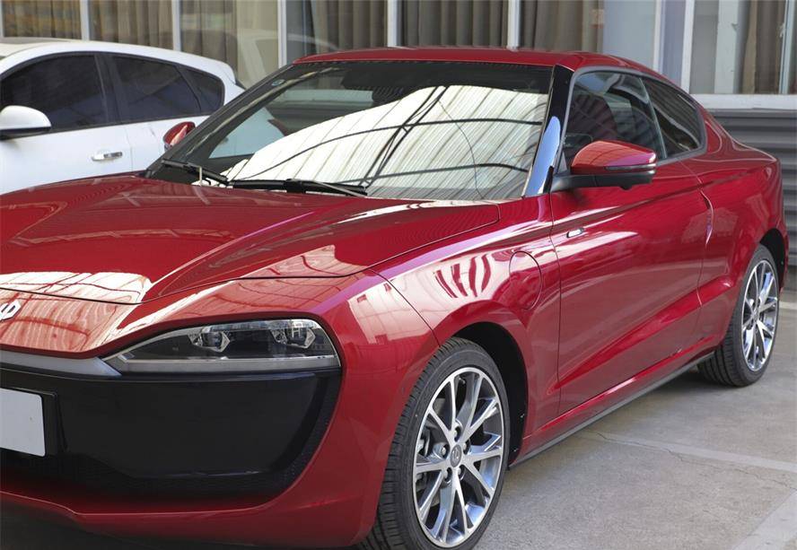 十来万的"小跑车"!双门无框玻璃,续航451km,顶配才15.