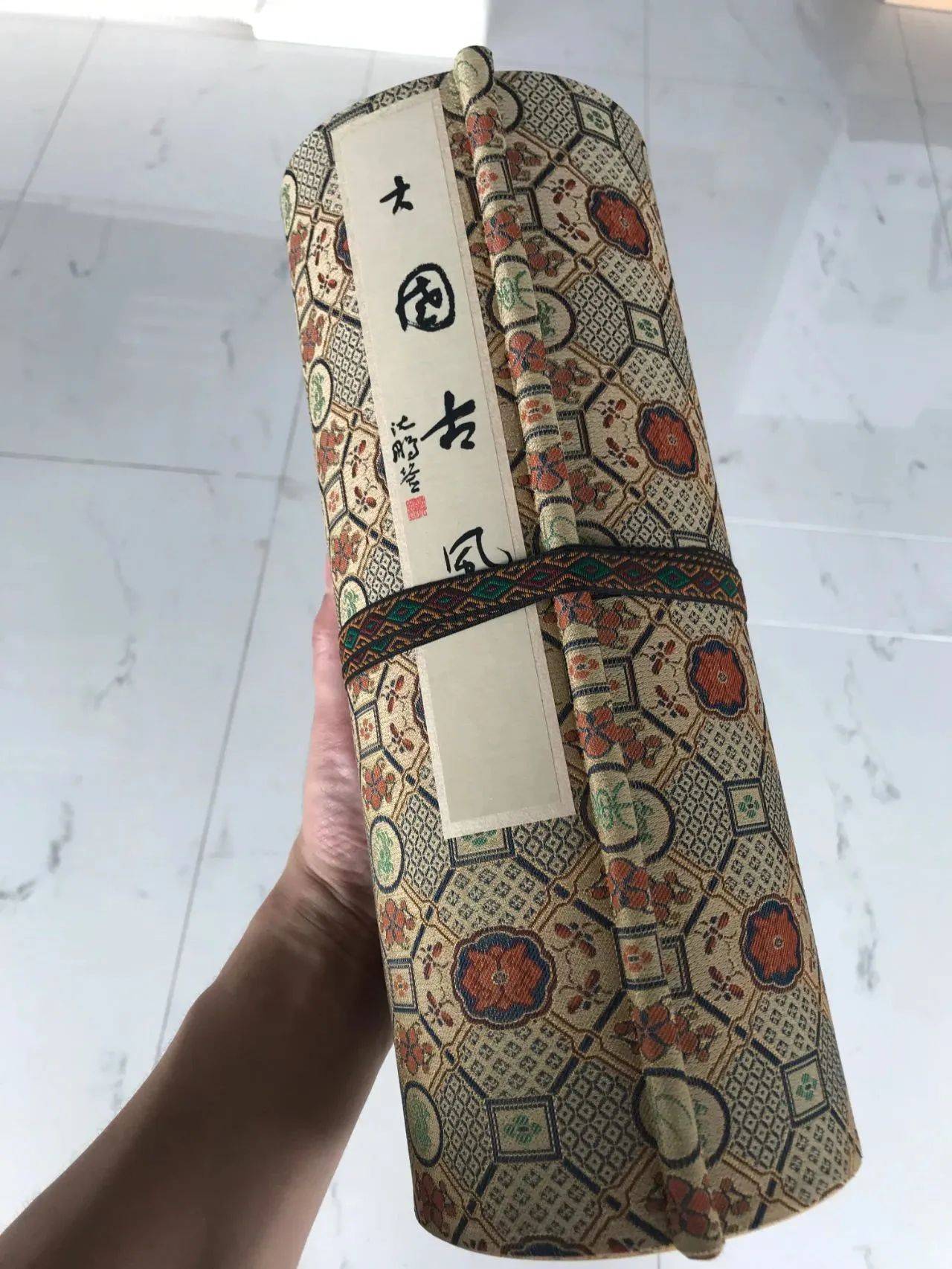 遵义人出品龙鳞装《大国古风》 惊艳威尼斯_艺术_中国_张晓栋