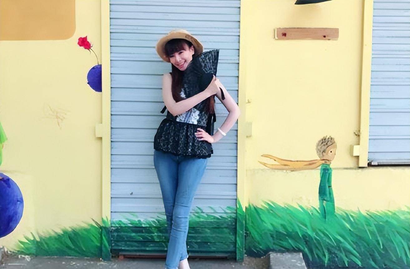 东方卫视万蒂妮,人红口碑好,被传婚变求助粉丝:大家帮我举报她_韩凌明