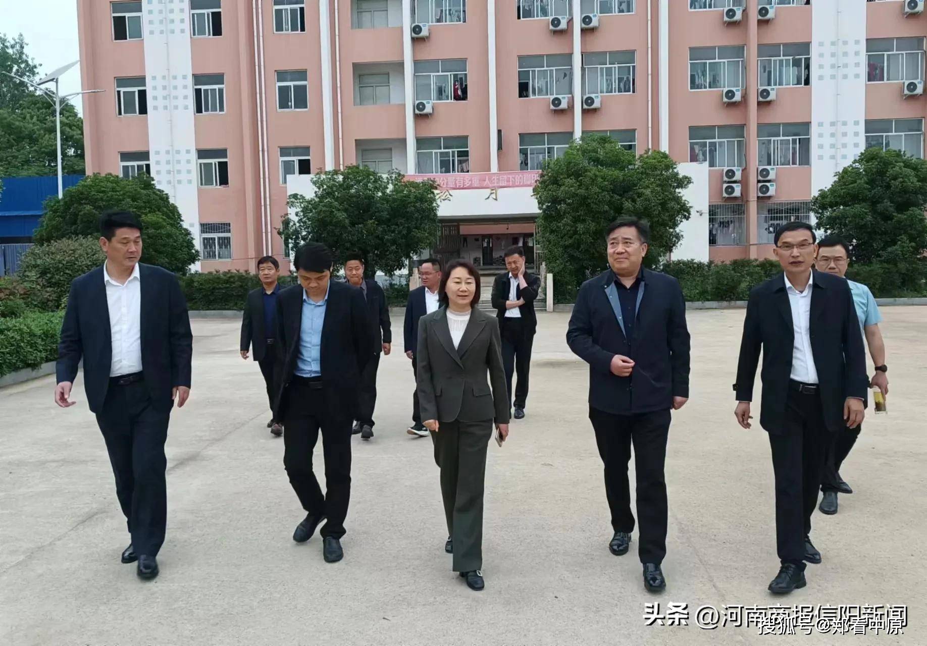 商城县副县长祝良桂到观庙高中检查指导 教体局局长梅德峰陪同_教育