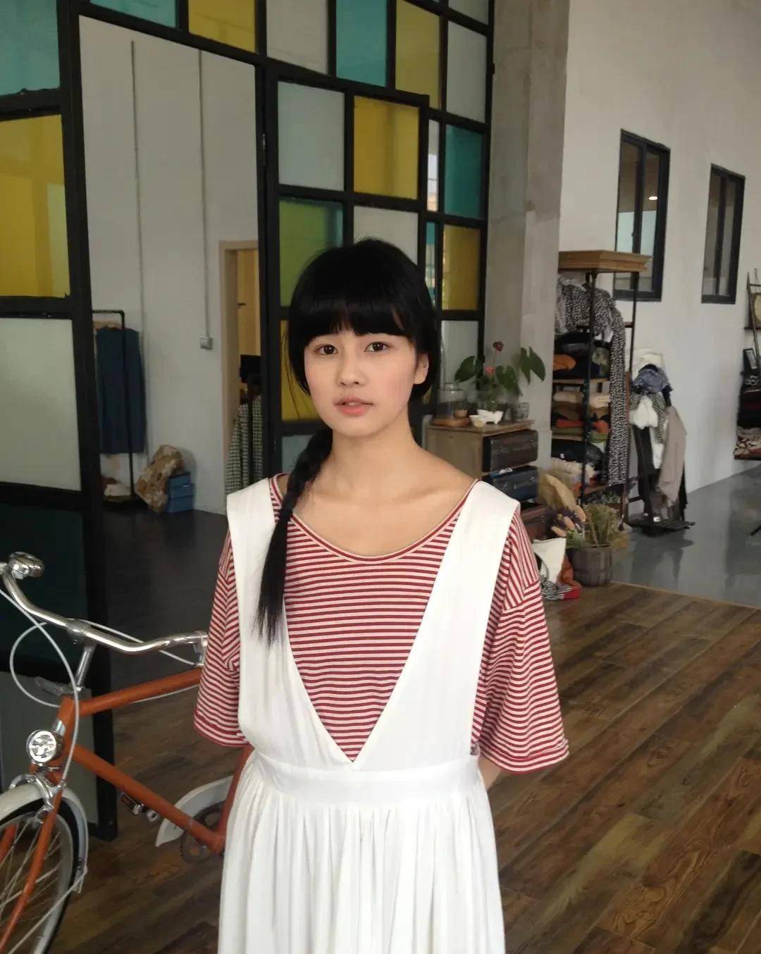 原来8年前的白鹿长这样,两颗小虎牙好可爱,羡慕这位网友了_照片_明星