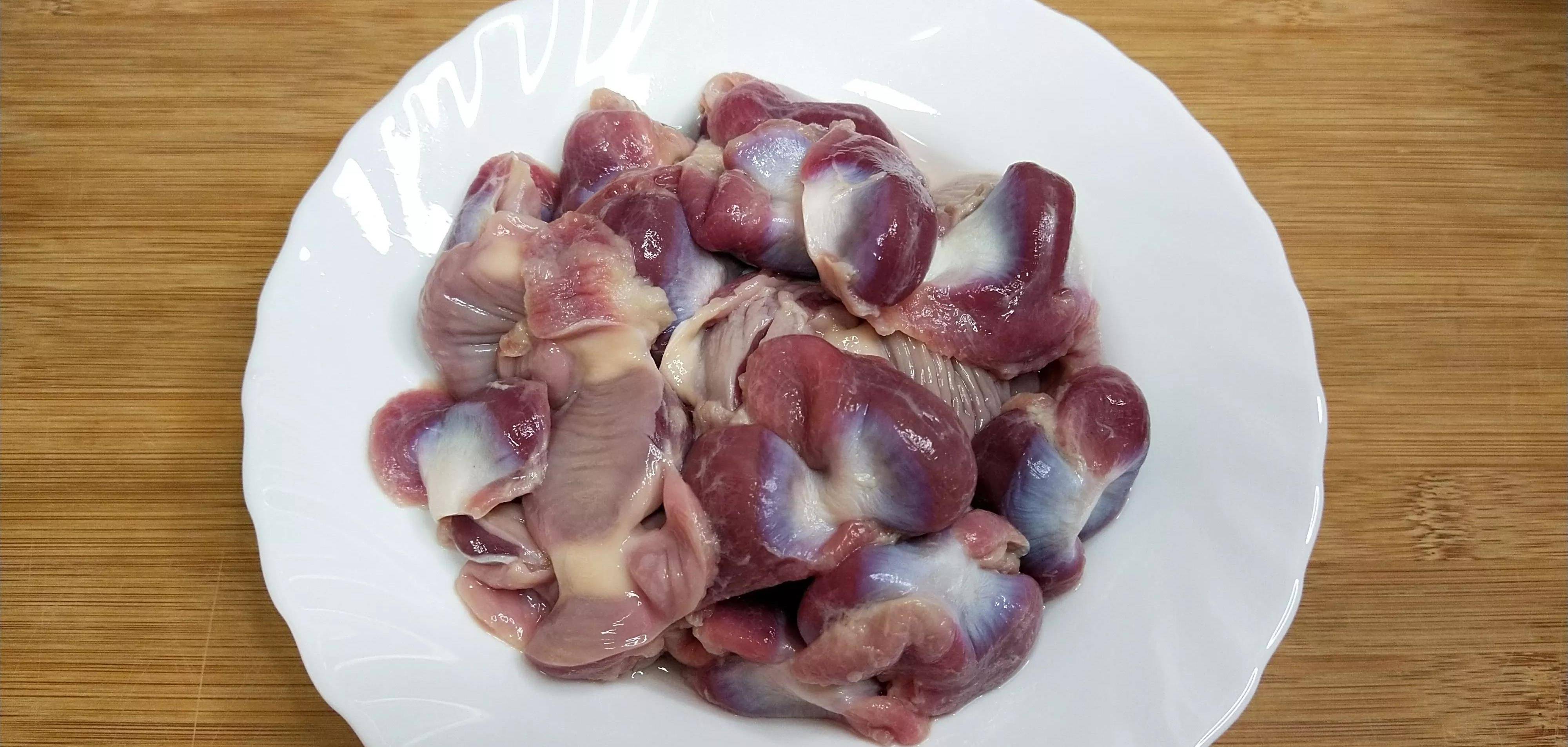 学做凉拌鸡胗,口感清爽脆嫩有嚼劲 ,是一道不错的下酒小菜_香菜_凉水