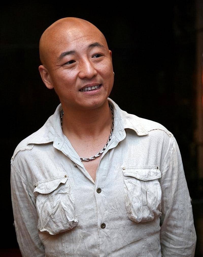 看看窦唯,老狼的现状,才发现周晓鸥已经走上了另一条"大道"_摇滚乐队