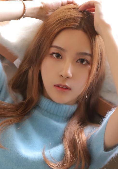 rita新发清新写真集,长腿白袜慵懒风,成为真正的袜酱_亮点_风格_白色