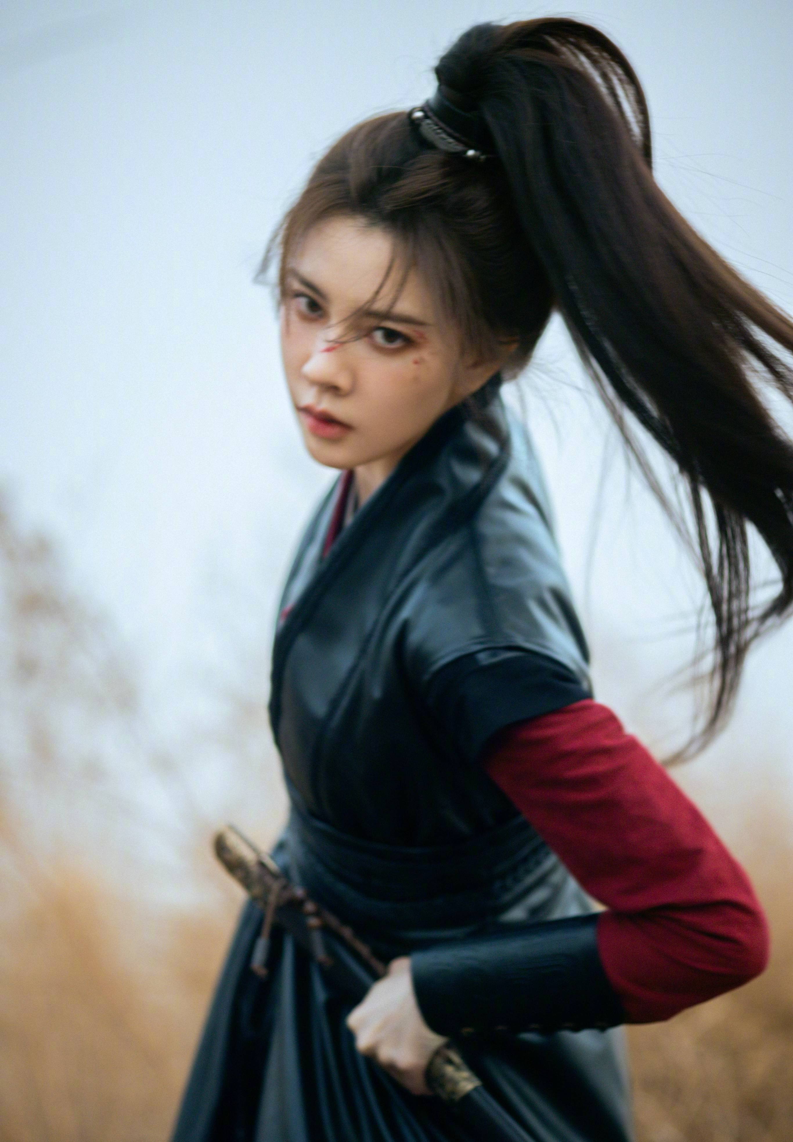 宋妍霏女侠范酷飒霸气写真_身材_显得_一身