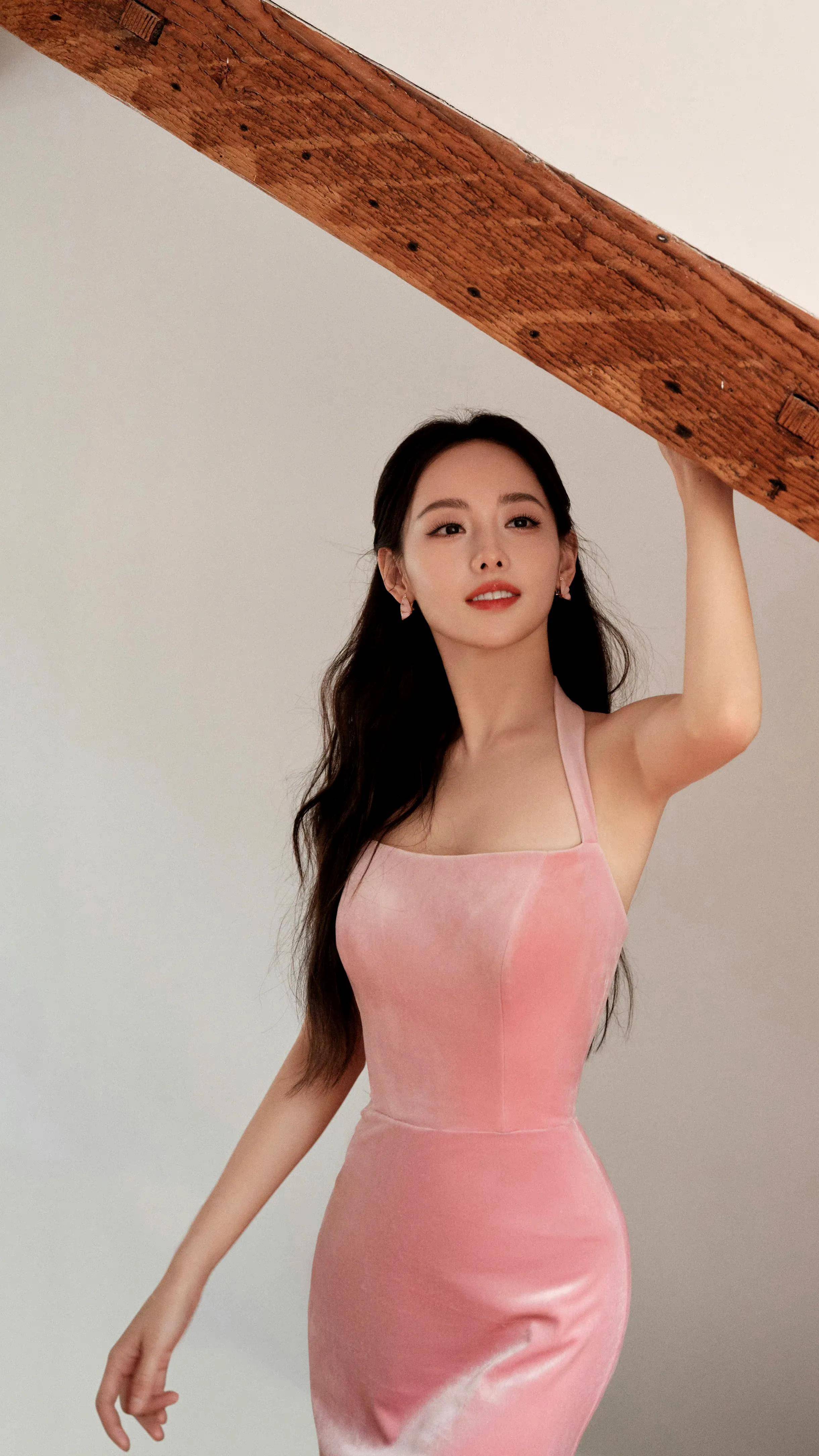 优雅高贵的张嘉倪_气质_亲和力_从容