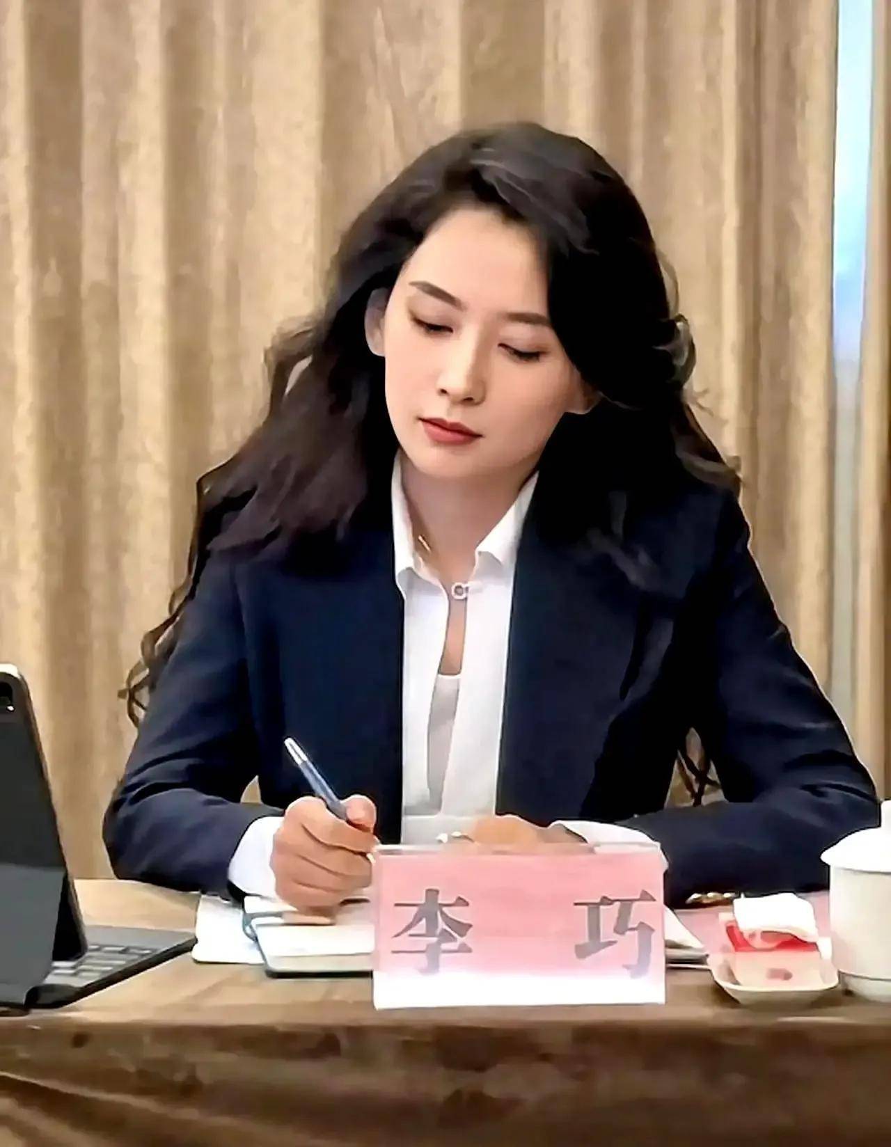 新疆乌鲁木齐遇见“李富真”的妹妹,美的秀外慧中!_李巧_视频_留言