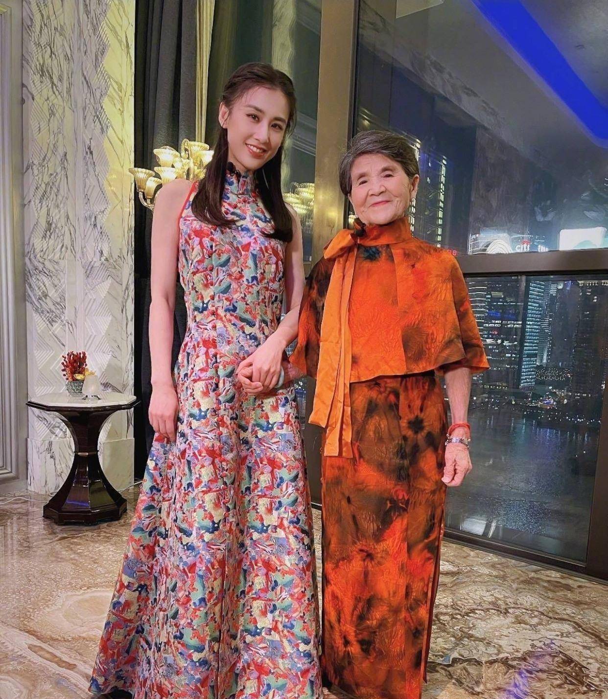 隐忍8年,终嫁杨家豪门,黄圣依的"卑微"比陶虹高明多