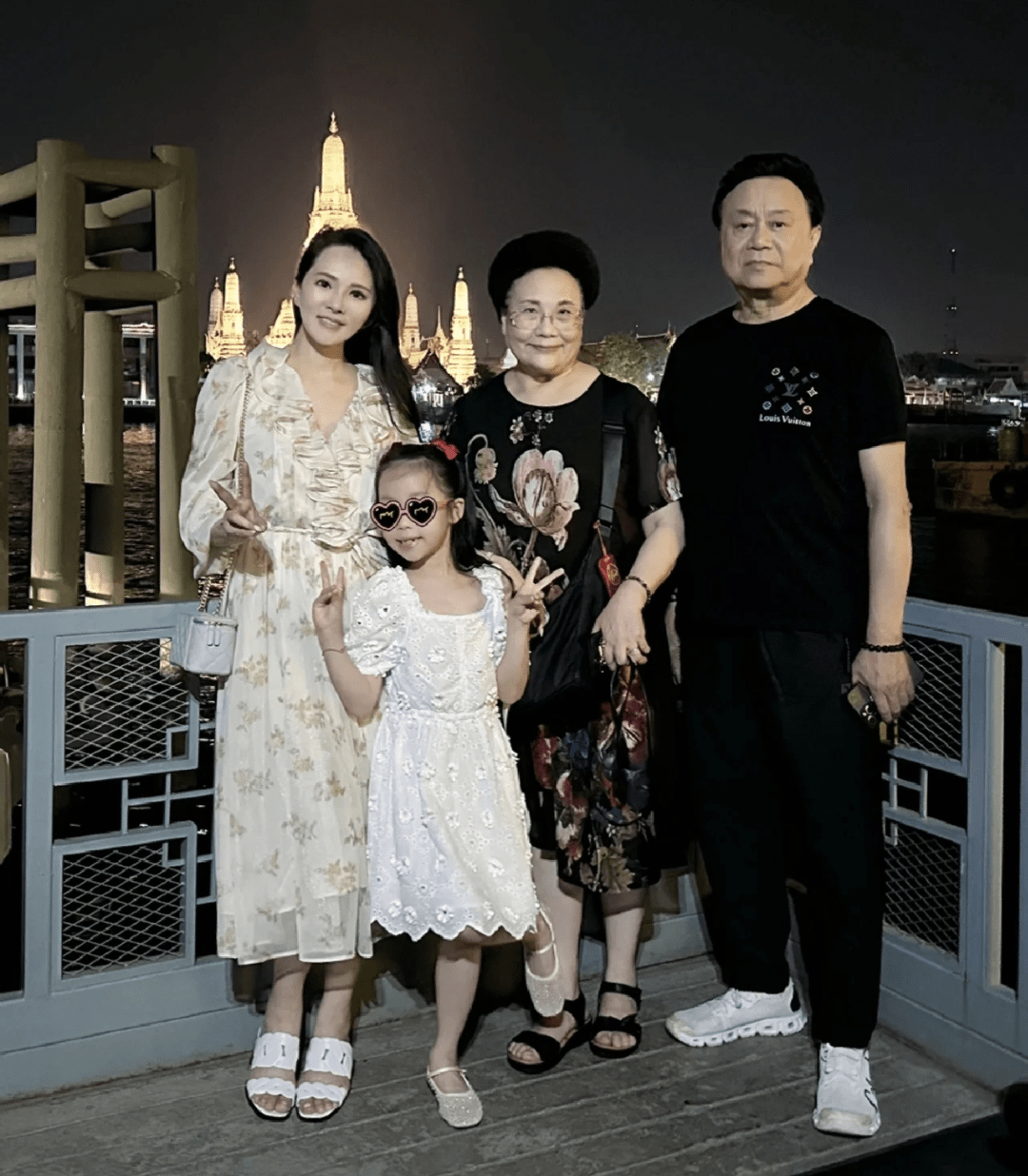 意外曝光女儿正脸,6岁小米粒大变样长得像奶奶_秦昊_视频_妈妈