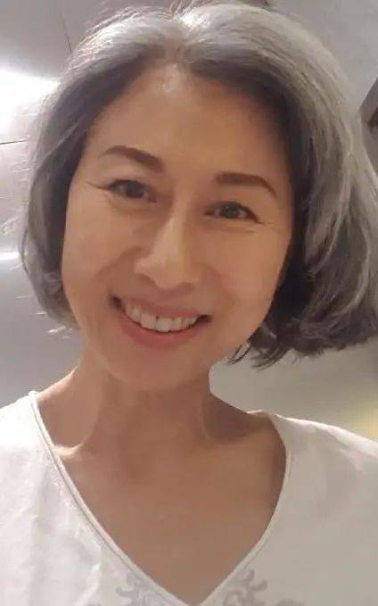 60岁的"少女"叶倩文,状态也太好了吧_sallyyeh_舞台_生活