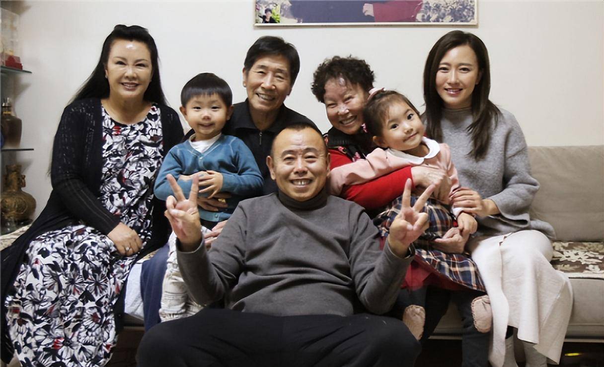 潘长江全家照曝光!