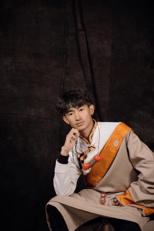 金牌司导 鲁绒多丁_客户_问题_年龄