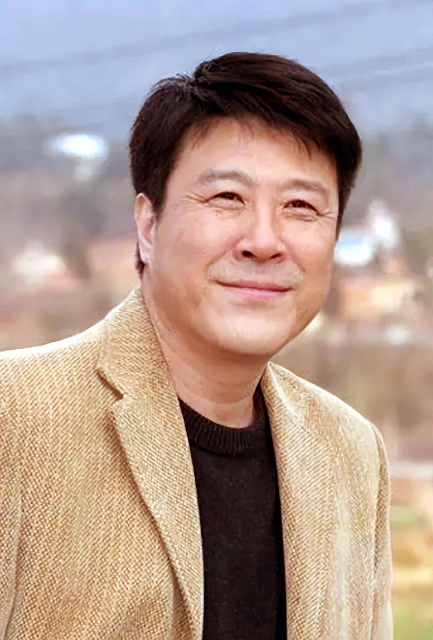 (吕亮)吕梁是一位深受观众喜爱的著名演员.