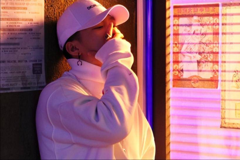 "夜宿门"五年后,李小璐和pgone付出的代价,有"结果