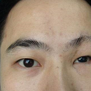 眉毛看你一生福气有多少,有这种眉毛的人,富贵长寿运势好!