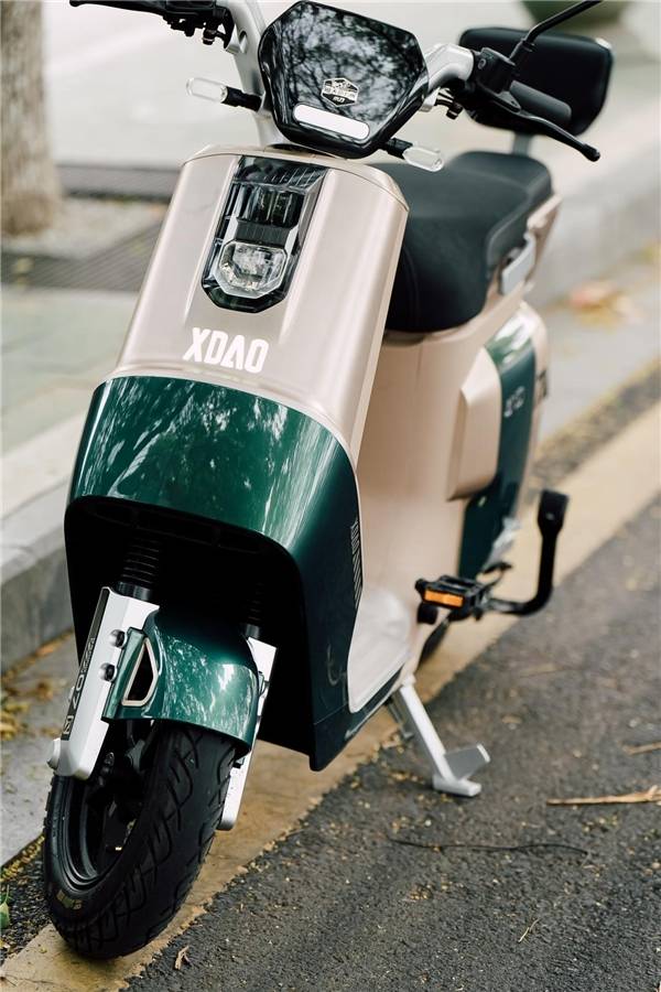 体验小刀电动车朋克,潮酷有力骑行畅快!_搜狐汽车_搜狐网