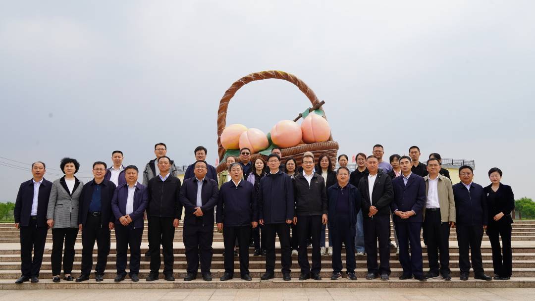 梁志勇一行到万荣县汉薛镇乡村e镇观摩指导