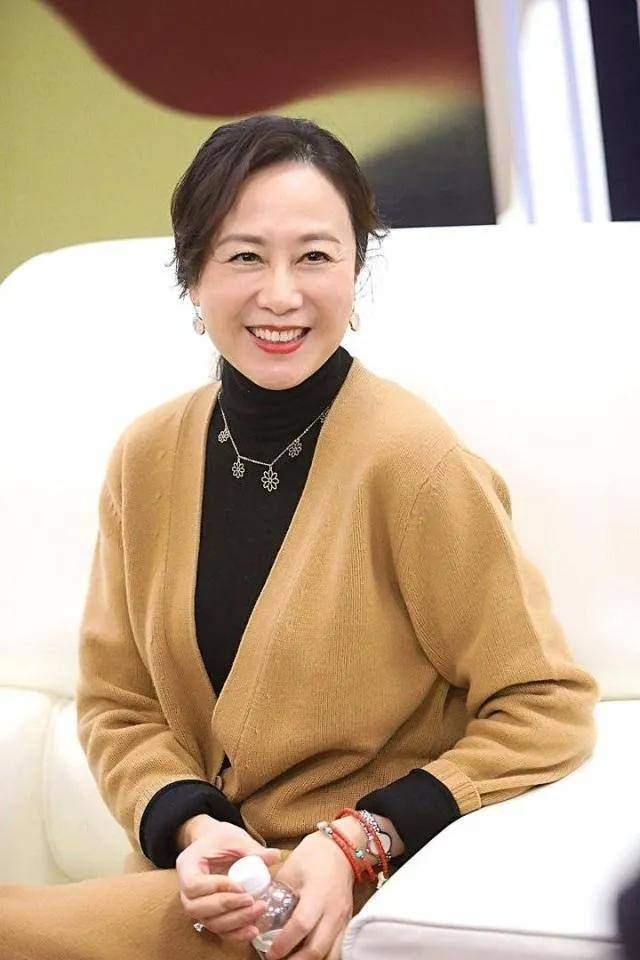 妈妈专业户吴玉芳,平凡之路中再演金晨妈妈_左娜_爸爸_女人