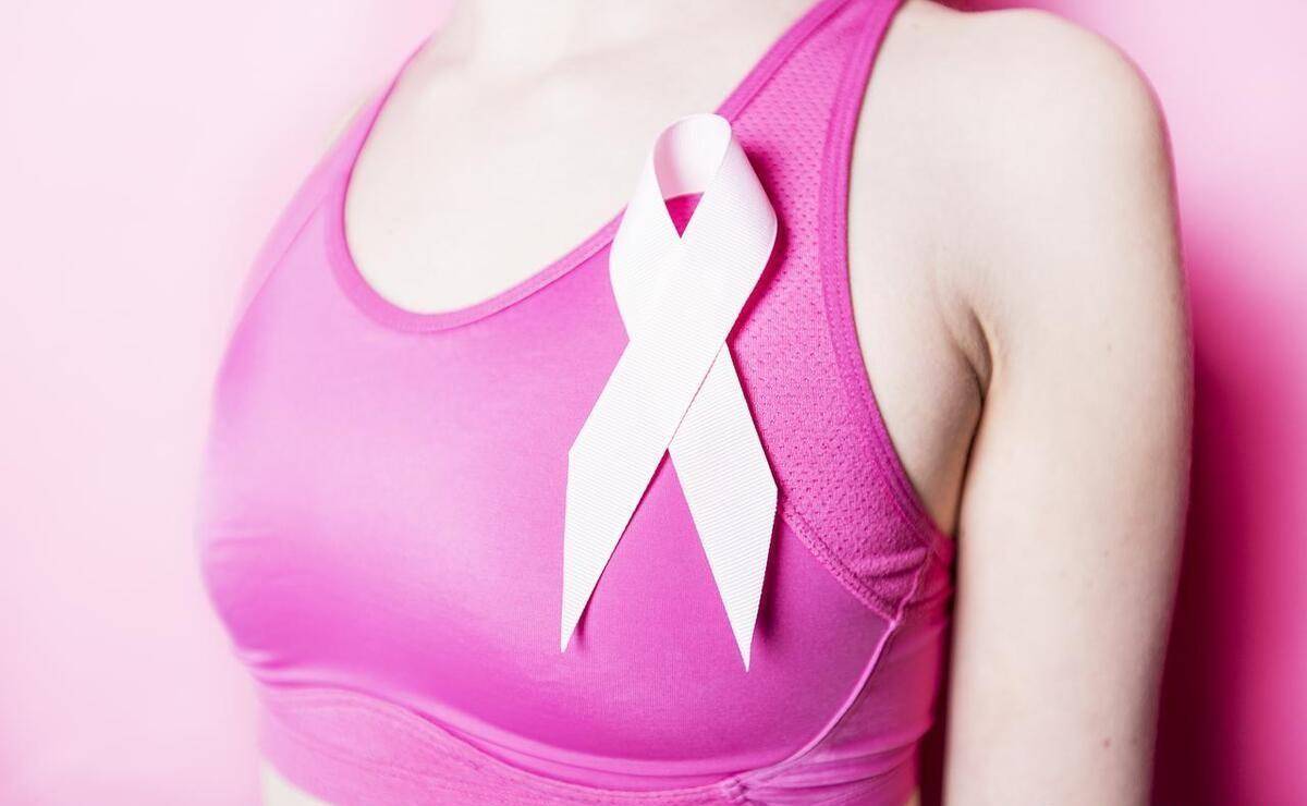 右乳1点位低回声(bi-rads 4a类),左侧可疑腋窝淋巴结,右侧腋窝脂肪层