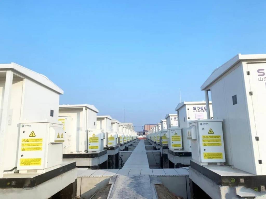 震撼登场：续航超1500公里铁铬电池问世，未来电动汽车将大幅降价-铁锂电池百科