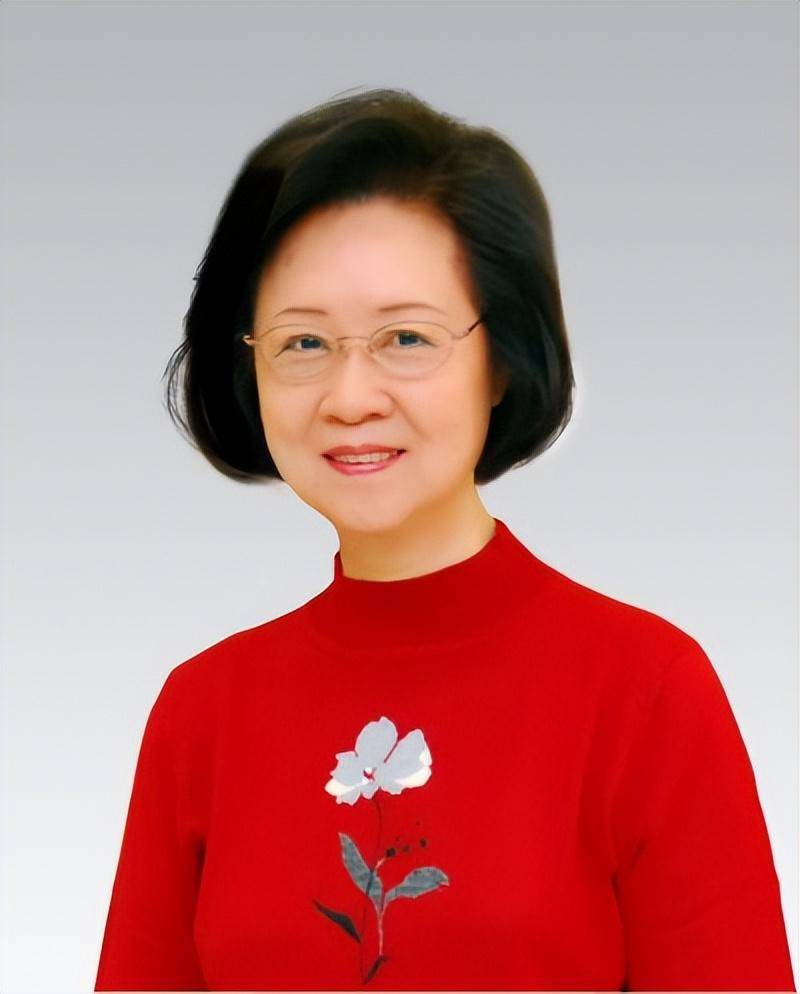 琼瑶:经历3个男人情途坎坷,生命中的情和爱都化作带泪的花_蒋仁_言情