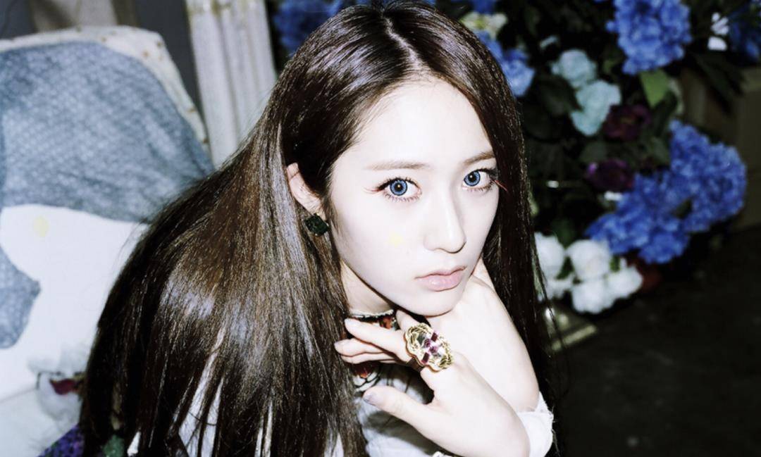 一个实验性的女团制作,但让我们记住了14年的_amber_专辑_宋茜