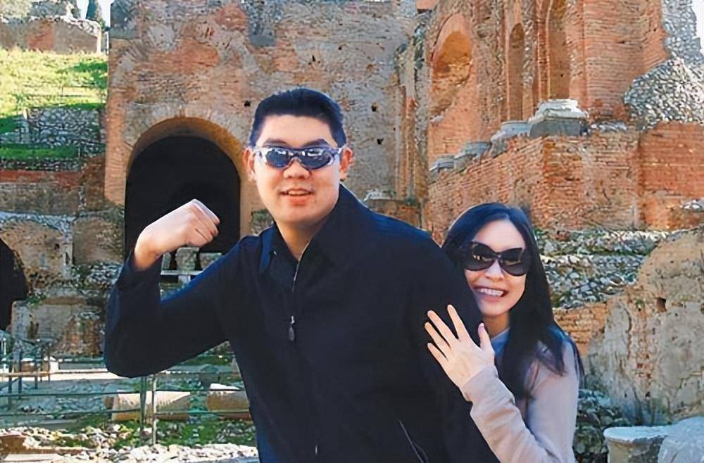 "红豆千金"蔡依珊:订婚被丈夫当成侯佩岑,出身豪门却隐身26年_连胜文