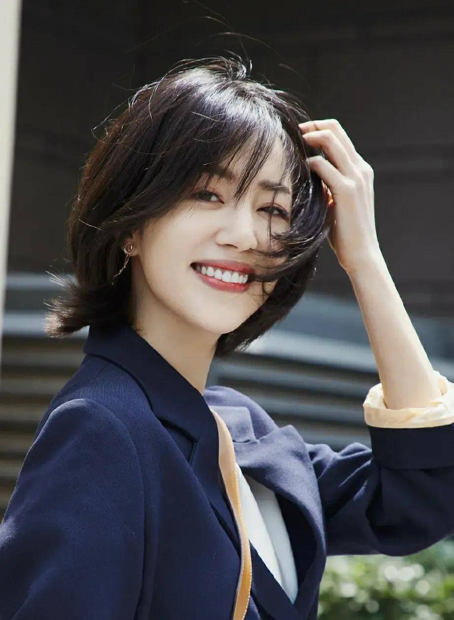 姐姐解约嘉行 还有哪些艺人也逃脱了_迪丽热巴_祝绪丹_顶流