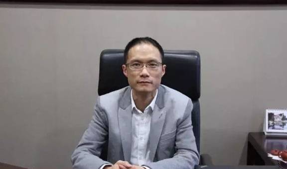 绿地陈军:老牛吃嫩草,毁掉后半生!_老公_生活_因为