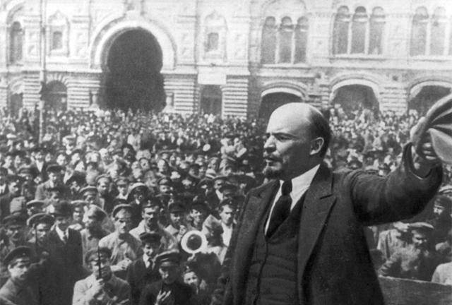 “列宁”1918年列宁遇刺：中年妇女连续射击2枪，嫌疑人患有严重眼疾！
