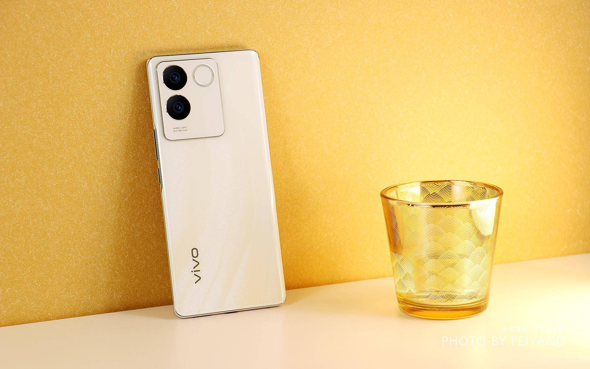 日落沙滩透亮怡人的新品vivo s17e「流沙金」图赏_感觉_方面_光学